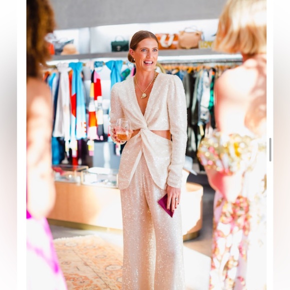 MARKARIAN | White Sequin Side Cutout Top with Twist Front Detail Size 14 - Picture 3 of 14